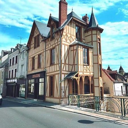 Logis Hotel La Maison A Pan De Bois Vierzon Luaran gambar