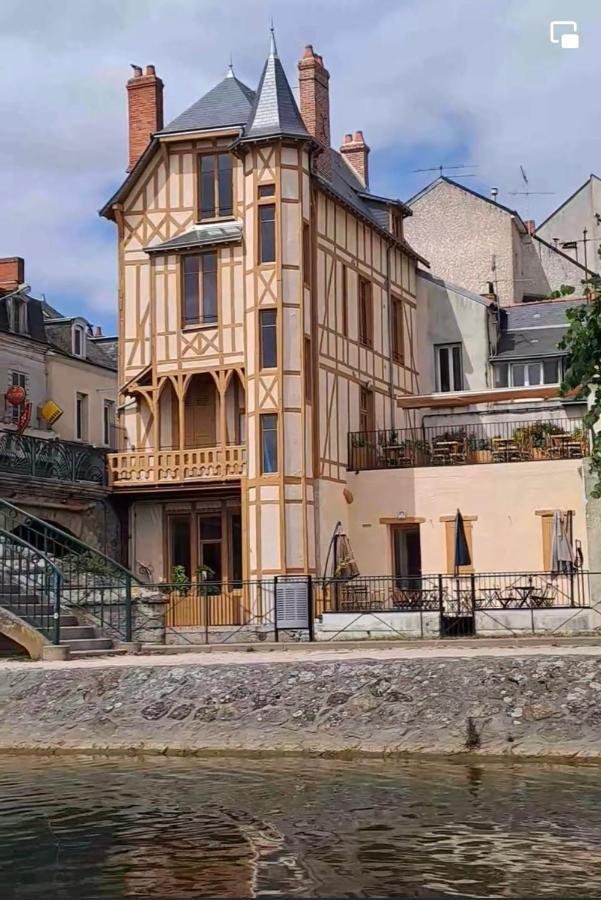 Logis Hotel La Maison A Pan De Bois Vierzon Luaran gambar
